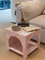 Table d'appoint carrée moderne en marbre rose, design arqué évidé, table d'appoint en pierre, mobilier de décoration intérieure