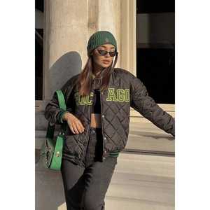 Veste universitaire noire pour femme avec impression sur le devant - Product Image 2