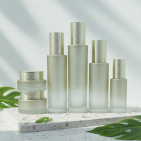 Botol Kosmetik Mewah Transparan Bulat Dasar Tebal 100mL 50g Pompa Lotion Botol Kosong Krim Wajah & Serum Botol Kaca Buram Tutup Emas