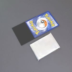 ซองใส่การ์ดโปเกมอน PVC ลายโปเกบอล สำหรับเก็บการ์ดสะสม - Product Image 1