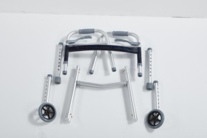Déambulateur pliable en aluminium léger pour personnes âgées, nouveau modèle, avec deux roues avant - Product Image 5