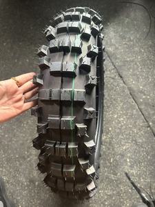 Haute puissance de préhension 140/80-18 140 80 18 Enduro Race hors route gros bloc <span class=keywords><strong>pneu</strong></span> et chambre à air de <span class=keywords><strong>moto</strong></span> - Product Image 3