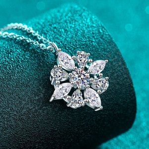 Collier ELAN en moissanite cœur flocon <span class=keywords><strong>de</strong></span> neige 1 carat, pendentif hexagonal en argent sterling S925 pour femme, <span class=keywords><strong>testeur</strong></span> <span class=keywords><strong>de</strong></span> <span class=keywords><strong>diamant</strong></span> GRA réussi - Product Image 3