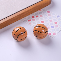 Vente en gros d'accessoires miniatures en résine pour basketball, volley-ball, tennis de table, ornements en résine, balles de simulation 3D, artisanat pour la décoration