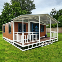 Villa et hôtel modernes en panneaux sandwich préfabriqués, maisonnette avec porte vitrée, terrasse, véranda, portable pour jardin, complexe hôtelier, cour arrière