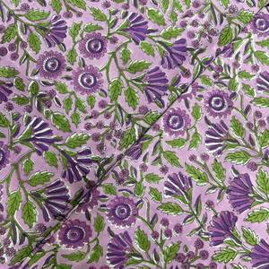 Tela Ligera y Transpirable 100% Algodón con Estampado Floral Botánico de Lavanda para Camisas, Kurtis y Prendas de Vestir para Hombre y Mujer - Product Image 3