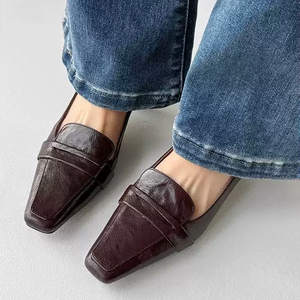 Scarpa Singola da Donna Minimalista in Morbida Pelle di Pecora Elastica con Punta Quadrata e <span class=keywords><strong>Tacco</strong></span> Basso in Stile Retrò - Product Image 1