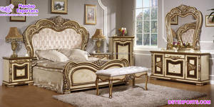 เตียงแกะสลักมือดีไซน์เนอร์พร้อมโต๊ะข้างเตียงขนาดคิงไซส์แกะสลักพร้อมโต๊ะข้างเตียงเฟอร์นิเจอร์ห้องนอนสีทองมันวาวสูง - Product Image 3