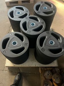 <span class=keywords><strong>Discos</strong></span> de Pesas de Hierro Fundido Negro para Gimnasio con Tres Agarres y 3 Asas Recubiertas de Goma para Mayor Comodidad - Product Image 6