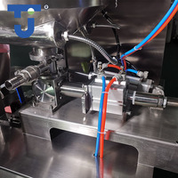 Machine automatique multifonctionnelle pour le remplissage et l'emballage VFFS de sachets de gelée de konjac, yaourt au miel irrégulier et collation santé à la gélatine