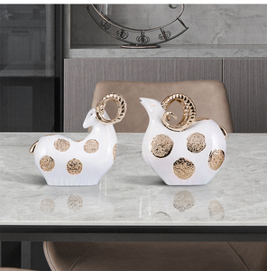 Piccola statua di capra decorazioni per la casa scultura in resina animale carino - Product Image 6