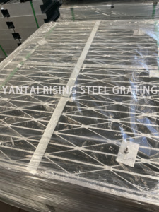 Rejilla de Acero Corrugado Galvanizado Curvada en Forma de Ola para Pasarelas Exteriores - Product Image 4