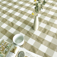 Amity Nappe rectangulaire en tissu imperméable à carreaux classiques en polyester pour la décoration de la maison.