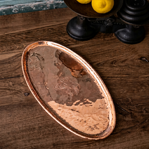 Bandeja de Servir Moderna Ecológica de Cobre Grabada a Mano por Artesanos, con Motivo Floral, Duradera, de Alta Gama - Product Image 1
