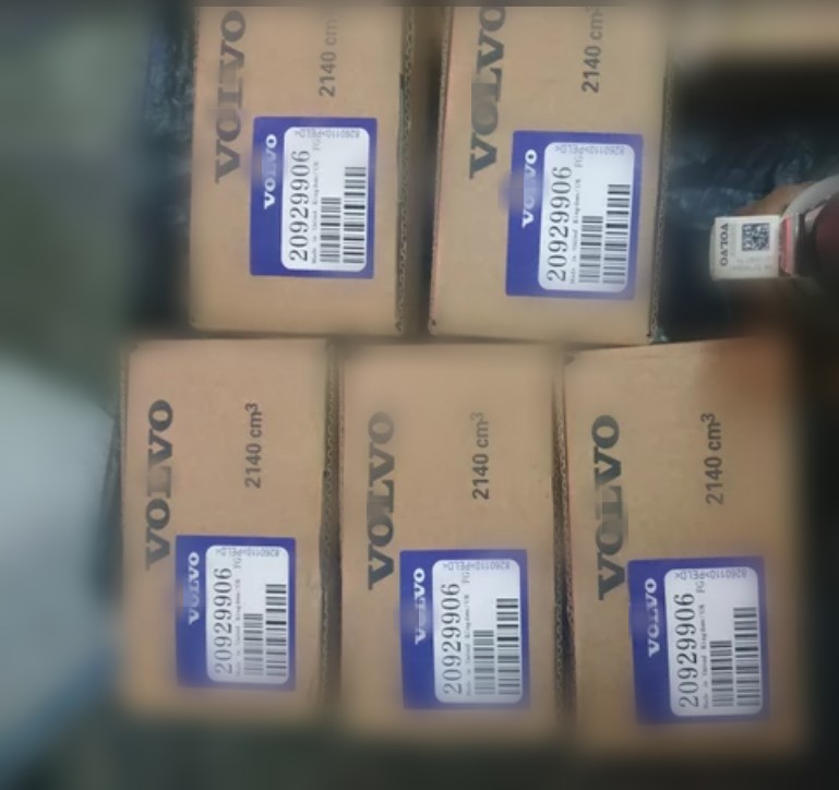 Fuel Injector nozzle 20929906 BEBE4D14001 VOE20922906 injector for Volvo CE D16 A40E ,D16 EC700B c ommon rail injector 20929906