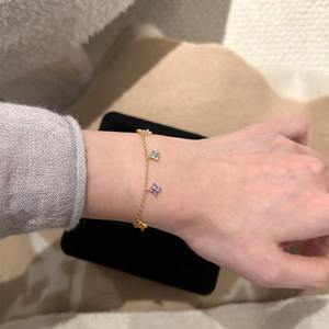 Joyería de moda de estilo francés, pulseras chapadas en oro de circón con flor de trébol de cuatro hojas de diamante colorido de Plata de Ley 925 para mujer - Product Image 2