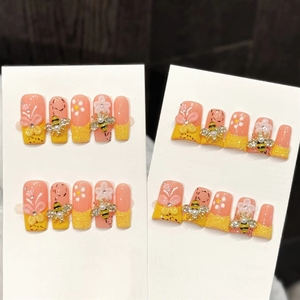 Manicura Francesa de Lujo <span class=keywords><strong>con</strong></span> Degradado de Diamantes Brillantes y Patrones Florales Intrincados, <span class=keywords><strong>Uñas</strong></span> Postizas Hechas a Mano - Product Image 5