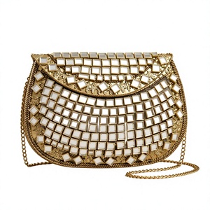 Bolso de Mano Metálico Artesanal Tradicional MS Handicraft, con Diseño Troquelado, Incrustaciones de Mosaico y Joyas, Esmaltado y Bañado en Oro, Regalo de Boda - Product Image 1