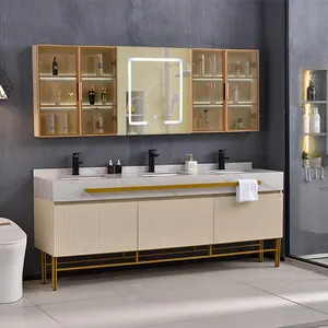 现代落地式大型储物柜，带发光二极管镜子和三水槽浴室梳妆台