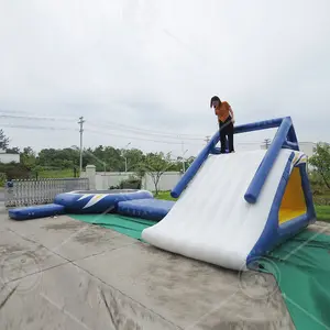 Wasser trampolin in Wasserspiel geräten/aufblasbares schwimmendes Wasser trampolin/aufregendes Outdoor-Vergnügung sparks pielzeug