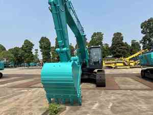 Mini-excavatrice Kobelco Sk260 d'occasion en bon état, prix bas, modèle 2024 avec boîte de vitesses, pompe et moteur à vendre - Product Image 2