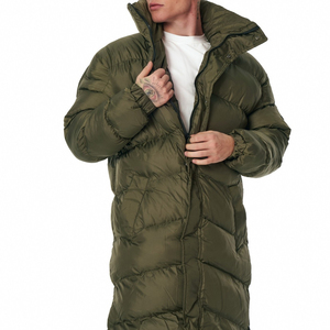 Manteau long matelassé pour homme, vêtements d'hiver, manteau sur mesure, design OEM, veste longue matelassée imperméable en polyester pour homme - Product Image 3