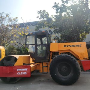 รถบดถนนแบบสั่นสะเทือน Dynapac CA251D มือสอง สภาพดี เครื่องยนต์ดีเซล Cummins สำหรับงานก่อสร้าง - Product Image 1