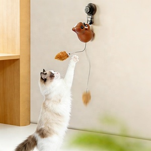 Giocattolo per Gatti Automatico con Ricarica USB, Bastone Retrattile con Scoiattolo Appeso - Product Image 1