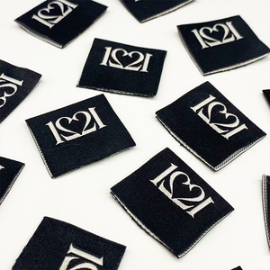 Etiquetas personalizadas de satén tejido con corte láser para prendas, ribetes de tela con logo para cuello, dobladillo de camisetas, bolsos y zapatos - Product Image 5