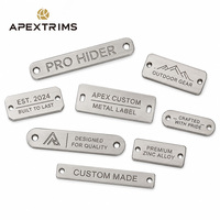 Étiquette métallique personnalisée gravée APEX, conception de marque, trou de couture, OEM ODM, étiquette métallique fine, logo métallique pour vêtements