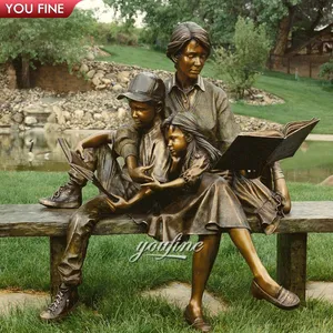 Açık bahçe Metal şekil heykeli bronz heykel kadın çocuk okuma heykeli