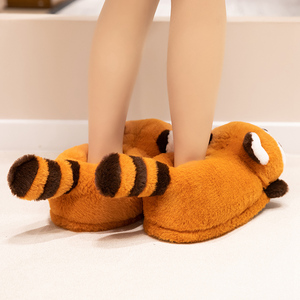 Oem mềm trong nhà Fluffy động vật sang trọng màu đỏ Panda Dép ấm Slide dép cho mùa đông và mùa xuân - Product Image 3