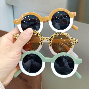 Occhiali da sole per bambini da esterno per la moda con montatura rotonda e stampa leopardata, occhiali da sole a prova di UV per bambini - Product Image 2