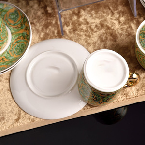 Ensemble de café en porcelaine fine de luxe vert nordique de 15 pièces pour le thé de l'après-midi, offre promotionnelle - Product Image 5