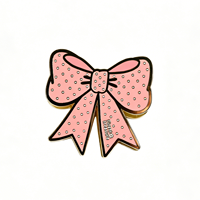 Clips métalliques personnalisés de qualité supérieure avec design de nœud, clips en émail durables avec personnalisation du logo et prix de gros compétitifs