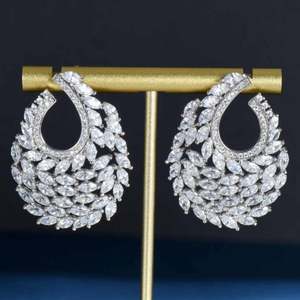 HIBRIDE Original gota de agua Zirconia cúbica nueva flor grandes pendientes de tuerca para mujeres regalos de boda nupciales envío de la gota - Product Image 2