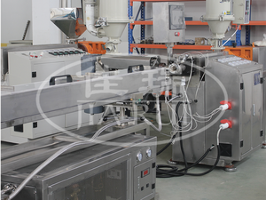 สายการผลิตสายสวนแบบสองสีสำหรับสายสวนทางการแพทย์ที่มีความแม่นยำ - Product Image 3