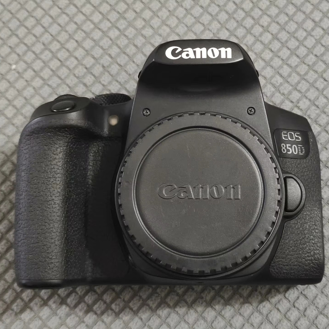EOS 850D DSLR Camera with 18-135 Lens 24.1MP CMOS Sensor 4K Video Lithium Battery 2"-3" Screen Cheap Camera