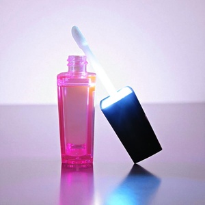Vacío logotipo personalizado 4,5 ml 5ml 6ml 7ml 8ml 10ml cuadrado LED claro brillo de labios contenedor tubos de brillo de labios con espejo - Product Image 4