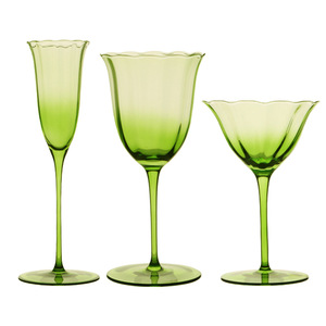 Copa de vino Huiyi con diseño floral de pétalos verdes en degradado, de alta gama, para fiestas de adultos, vaso transparente para bebidas. - Product Image 2