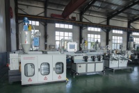 Fabricant de machines en plastique depuis 1997 PP PE PVC PA Nylon tuyau de conduit ondulé flexible en plastique faisant la machine