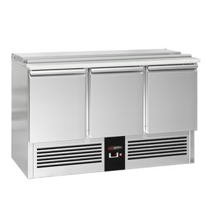 GGM Gastro Saladette PREMIUM - 1368 mm - 3 portes - avec entrée pour 4x GN 1/1 & couvercle en acier inoxydable - Product Image 3
