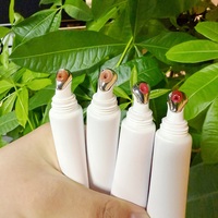 Vente en gros de gloss à lèvres vegan personnalisé en 21 couleurs, label privé, baume à lèvres minéral hydratant, gloss à lèvres vegan brillant, fournisseur de gloss à lèvres vegan