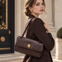 Sac bandoulière élégant et minimaliste en cuir PU tressé pour femme avec fermeture éclair et sangle réglable, personnalisable avec logo