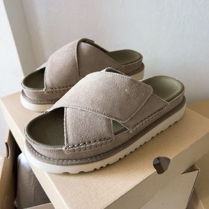 Nouvelles pantoufles respirantes Uggs <span class=keywords><strong>style</strong></span> 2026 pour l'été, à enfiler, tendance, pour les amoureux, toutes occasions, rehaussantes - Product Image 5
