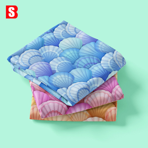 Tela de Algodón 100% con Diseño de Conchas Marinas en Degradado, Impresión Digital Personalizada Bessi Ocean's Whisper, para Vestido de Verano - Product Image 1