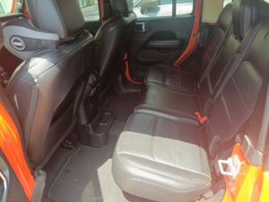 Auto Usado en China, <span class=keywords><strong>Jeep</strong></span> Wrangler JL 2.0T <span class=keywords><strong>Sahara</strong></span> 4 Puertas <span class=keywords><strong>2019</strong></span> SUV - Product Image 3