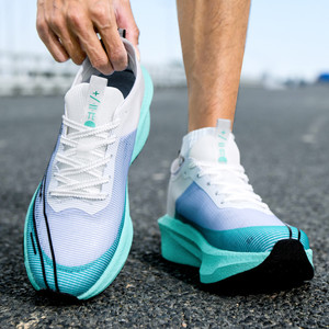 Chaussures de course pour hommes, nouveau style, respirantes, à semelle souple, en maille dégradée, légères, décontractées, pour la marche, vente en gros - Product Image 4