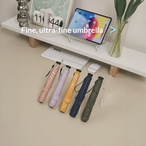 <span class=keywords><strong>Parapluie</strong></span> portable de style coréen et japonais, ultra léger, 110g, 3 plis, manuel, en fibre de carbone, avec revêtement UV <span class=keywords><strong>noir</strong></span> UPF50+, en pongé 190T - Product Image 2