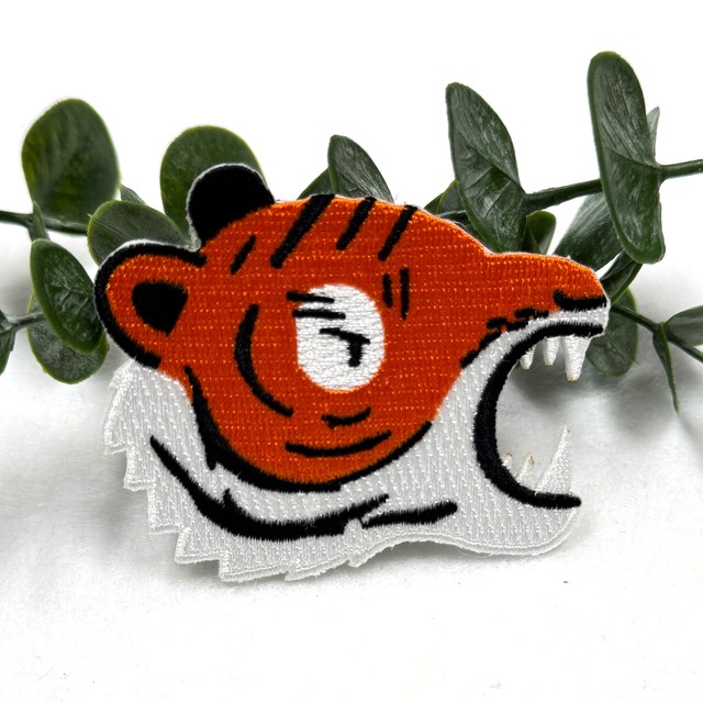 OEM Custom Logo Wholesale Chenille Fabric 3D Embroidered Luxury Animal Tiger Iron-On Patches for Hats